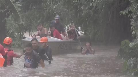 杜蘇芮強襲菲律賓逾32.8萬人受災　乘客受巨浪驚嚇奔逃釀渡輪翻覆
