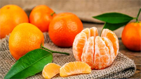 橘子超營養！祛痰止咳、促進腸胃蠕動　「2種人要少吃」原因曝