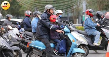 今低溫13度越晚越冷　「這時間」雨停轉晴