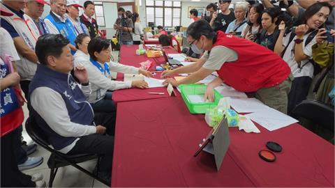 翁曉玲拖垮選情？　傅崑萁陪游淑貞登記關鍵字一出秒迴避