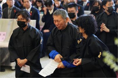 快新聞／柯文哲奔喪陳佩琪突喊「司法迫害人權」　律師駁：至少四度獲司法禮遇
