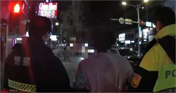 北捷深夜驚魂！男搭末班車「2水果刀插口袋」　乘客嚇壞求救