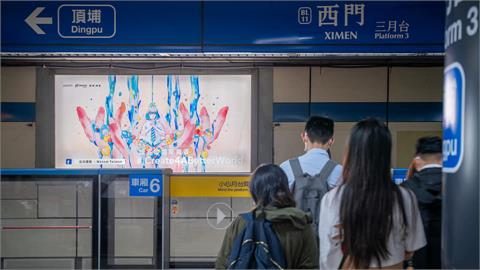 搭捷運「1動作」看出台灣人陋習　苦苓不舒服怒回：為何視而不見？