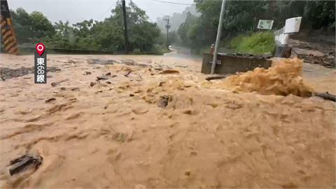 台東豪雨國家級警報！　台9線道路大量土石流阻交通
