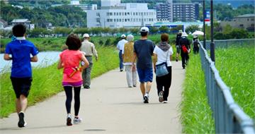 每天走1萬步掉肌肉還傷膝？　專家點名「1運動」更關鍵