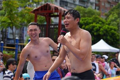 快新聞／出席水樂園活動　黃國昌一句開臭陳世軒：根本就是在對我嗆聲