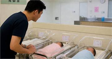 抱錯3天才發現　父一看愣住：差點認不出自己孩子