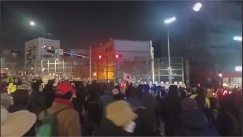 攻堅官邸歷時7小時！　南韓總統尹錫悅正式遭到逮捕