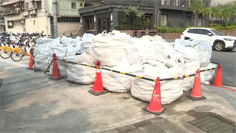 人行道都是「廢棄土方」　議員籲北市府盡速解決