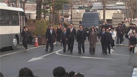 尹錫悅彈劾案首次庭審　當事人未出席４分鐘結束