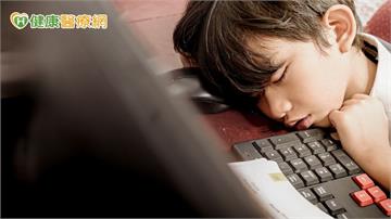 兒童也喝能量飲引熱議！醫示警恐影響成長與心臟健康　要提神還能怎麼做？