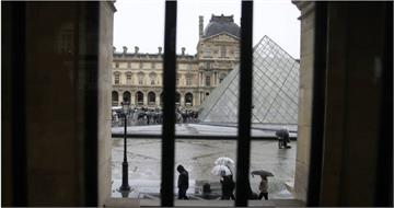 驚天竊案後再爆「漏水危機」！羅浮宮曝基礎設施老化隱憂