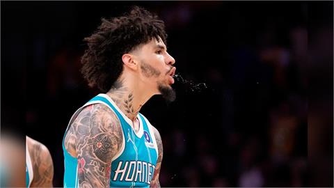 NBA(影)／「球小弟」為「球大哥」出一口氣！狂砍9記3分球率黃蜂逆轉勝湖人