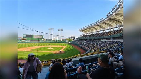 經典賽/萬人擠爆澄清湖棒球場!5局打完台灣隊暫時領先