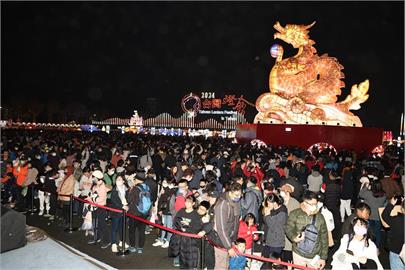 元宵節變天「首波春雨鋒面」將成形！雨彈炸全台「這2區最有感」濕冷3天