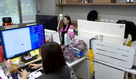 職場女性難升遷、難顧家？　104：逾7成女性未申請家庭照顧假