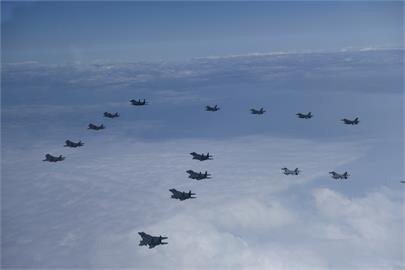 北朝鮮180架軍機升空　南韓急出動F-35A等80架戰機應處