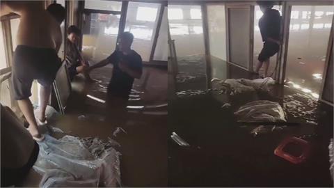 河北洪災淹到2樓！24位村民站窗避難　受災者絕望：20個小時沒吃喝
