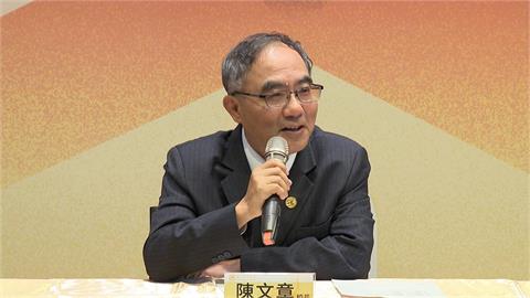 台大生校外擺攤連署罷免掀熱議　台大校長陳文章表態了