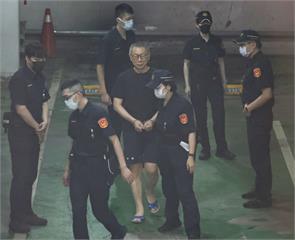柯文哲大暴走！飆罵檢察官「X」摔水瓶、丟資料　嗆賴清德：絕不投降