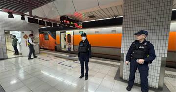 台鐵自強號南港站故障冒煙　旅客緊急疏散換乘