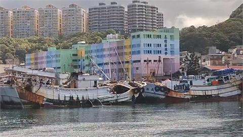 強颱薔琵來勢洶洶！　台東富岡掀起兩公尺高長浪