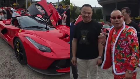 「1.35億馬王」謝老闆尬舞吊車大王！14秒「求救眼神」狂380萬人朝聖