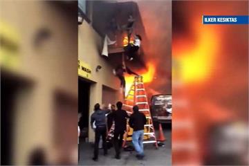 美國火燒大樓 少女跳樓驚險求生全都錄