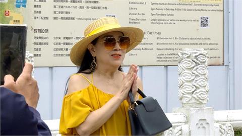 好久不見！　民眾直擊與"小鮮肉"吃牛排　許純美批：把我拍得太醜了