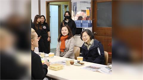 快新聞／蔡英文再訪樟之細路　一句「山會告訴我們答案」引發政壇想像