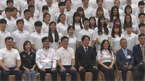 快新聞／賴清德親授旗！　196名台灣健兒出征世大運再創佳績