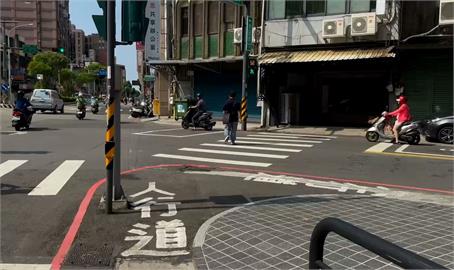竹市這處人行道標示怪怪的！　照著走撞東撞西「市府急澄清」
