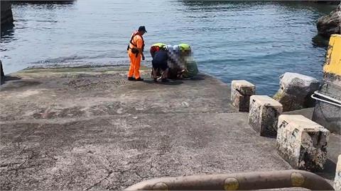 9人險滅頂地點又出事！墾丁紅柴坑女觀龜滑倒　一度昏迷送醫