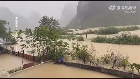 中國廣西豪雨不斷淹大水　水深一度達一層樓高居民撤離