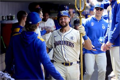 MLB(影)／超越大谷翔平的男人！水手「捕手砲」本季24轟出爐獨佔全壘打王寶座