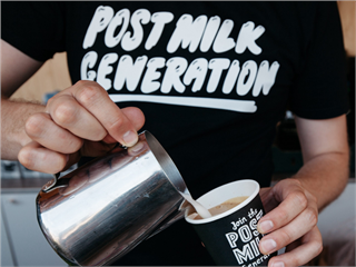 燕麥飲品牌Oatly敗訴定讞　英國禁用「milk（奶）」行銷植物產品