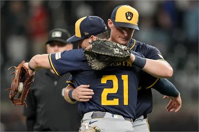 MLB(影)／小市場打出大奇蹟！釀酒人不靠豪華陣容強勢登頂全聯盟