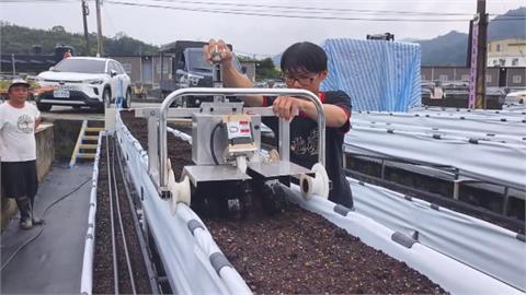 工欲善其事必先利其器　草莓園新法寶「翻土機」效率翻倍