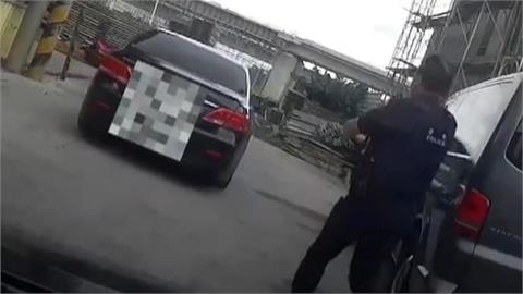 彰化毒駕「倒車輾壓」所長雙腿　法官竟無保請回、檢方提出抗告