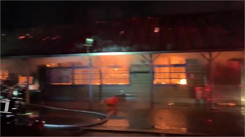 竹東人童年回憶沒了！　「中油資源莊冰店」被大火燒毀