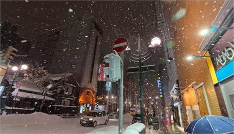 健身網紅北海道自駕高速公路「沒油拋錨」　網砲轟：沒做好功課
