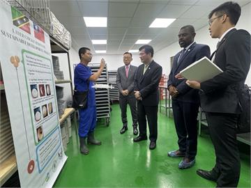 快新聞／見證台克農業合作新里程碑　林佳龍出席「蛋雞種雞孵化場」啟用典禮