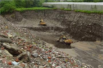 高雄美濃大峽谷盜採案起訴106人　盜挖面積逾2座澄清湖球場海薛3億