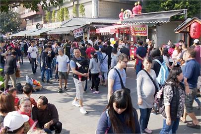 淡水逛老街就吃「阿給？」敲碗美食地圖　老饕曝光必逛「這條路」隱藏版美食！