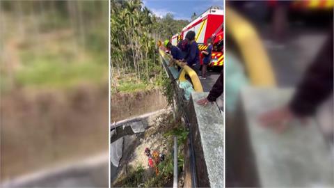 騎單車不慎撞護欄！南投１３歲少年　噴飛墜１２公尺深河谷獲救