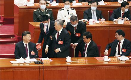 快新聞／胡錦濤被「帶離」20大閉幕會議　中國官媒發聲了