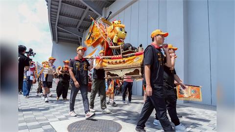 中職／一年一度「府城獅吼宮廟」門開獅王繞境好神氣！皮影戲結合萊恩超逗趣