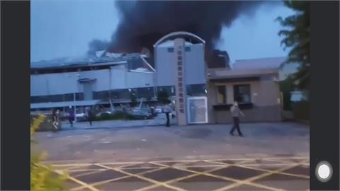 屏科明揚球具廠起火　疑似廠內化學物遇水再度爆炸