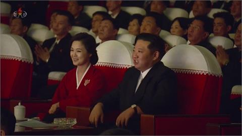 北朝鮮新年慶典  金正恩、李雪主罕見同框