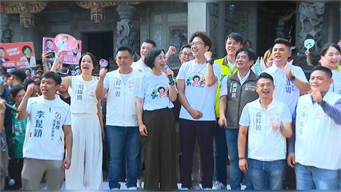 洋流慧聚席捲三峽！沈伯洋合體蘇巧慧　支持者擠爆祖師廟高喊凍蒜